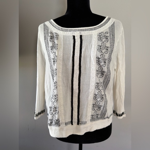 Alice + Olivia Cream and Black Floral Embroidered Blouse - Picture 2 of 9